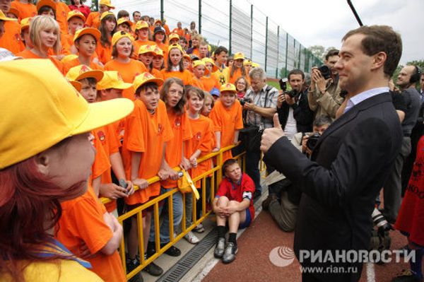 Dmitry Medvedev visits Levkovo summer camp Dmitry Medvedev visits Levkovo summer camp - Sputnik International