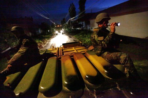 The situation in most areas of downtown Osh is mainly calm, but shots are fired in suburbs, where armored vehicles were called in to deal with the riots - Sputnik International