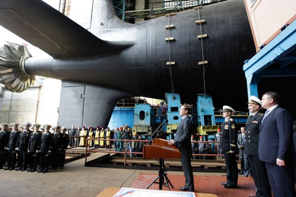 Russia launches long-awaited submarine - Sputnik International