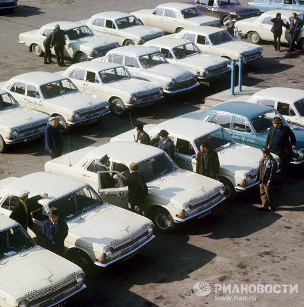 The evolution of the Moscow taxi The evolution of the Moscow taxi - Sputnik International