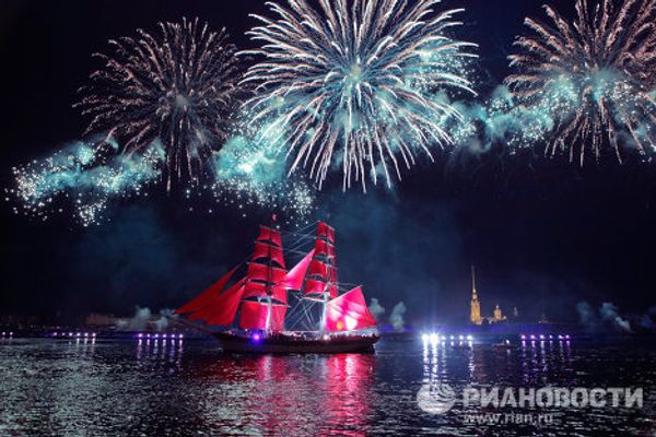 Scarlet sails and fireworks in St. Petersburg Scarlet sails and fireworks in St. Petersburg - Sputnik International