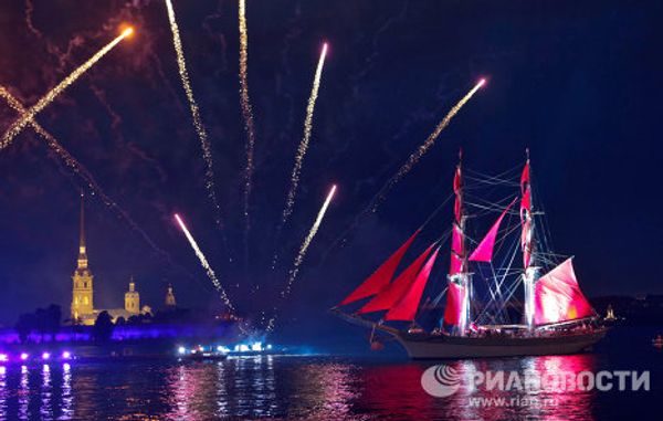 Scarlet sails and fireworks in St. Petersburg Scarlet sails and fireworks in St. Petersburg - Sputnik International