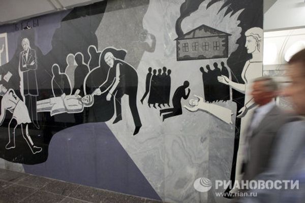The murder of pawnbroker and other frescoes at new stations of Moscow’s metro The murder of pawnbroker and other frescoes at new stations of Moscow’s metro - Sputnik International