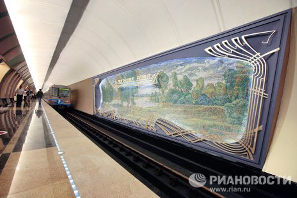 The murder of pawnbroker and other frescoes at new stations of Moscow’s metro The murder of pawnbroker and other frescoes at new stations of Moscow’s metro - Sputnik International