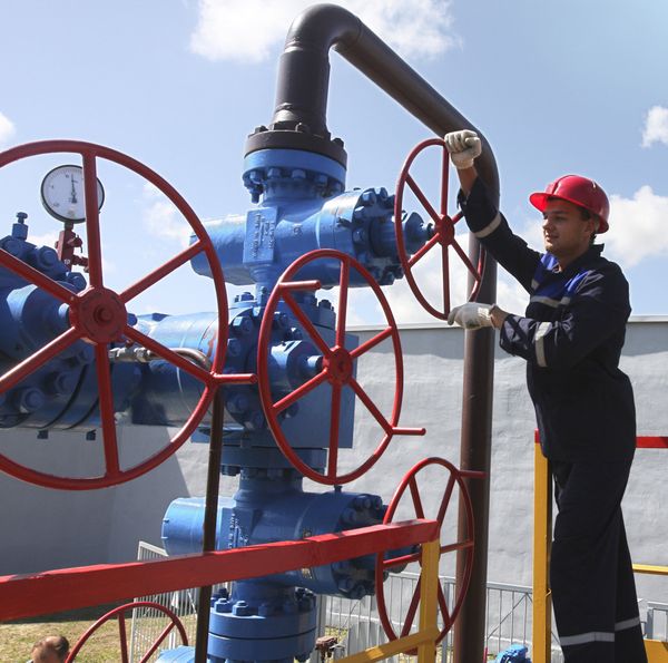 China to Buy Russian Gas at $350-380 per Thousand Cubic Meters – Reports - Sputnik International