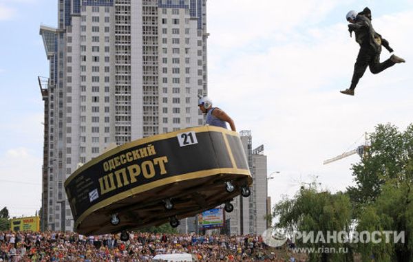 An ax, a tin can and other unusual flying objects An ax, a tin can and other unusual flying objects - Sputnik International