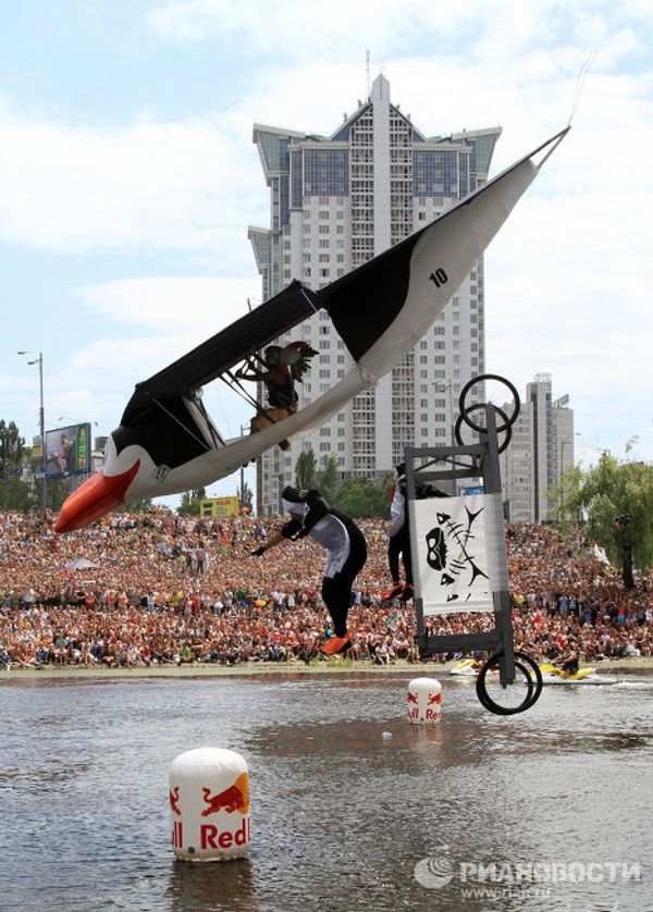 An ax, a tin can and other unusual flying objects An ax, a tin can and other unusual flying objects - Sputnik International