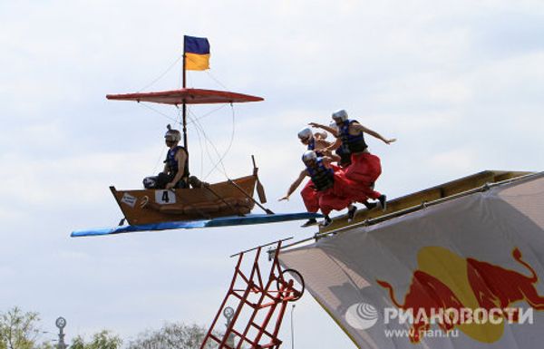 An ax, a tin can and other unusual flying objects An ax, a tin can and other unusual flying objects - Sputnik International