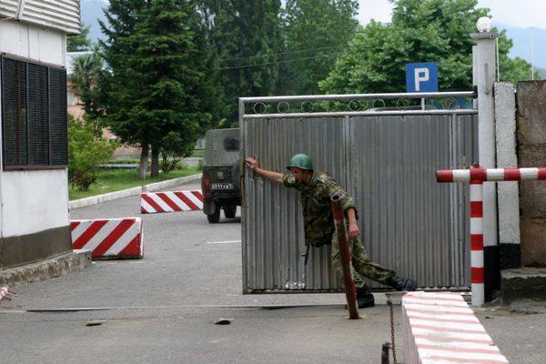 New Russian military base in Kyrgyzstan could hamper drugs flow  - Sputnik International