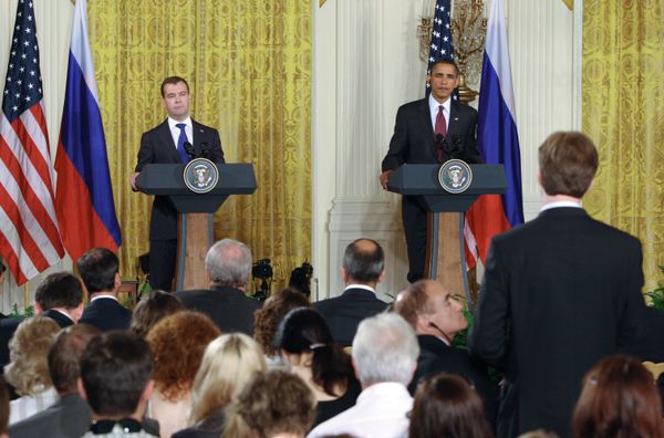 Russian President Dmitry Medvedev and his U.S. counterpart Barrack Obama - Sputnik International