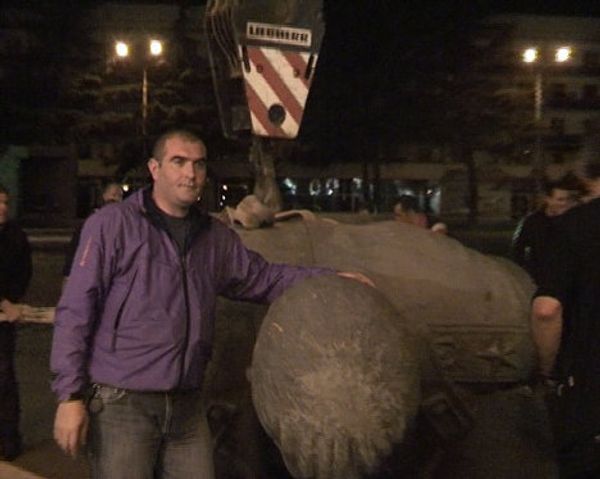 Georgian Gori pulls down statue of Stalin - Sputnik International