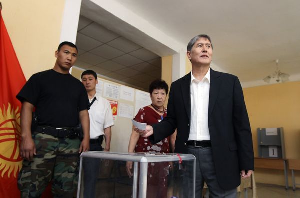 Russia hopes referendum will stabilize Kyrgyz politics  - Sputnik International