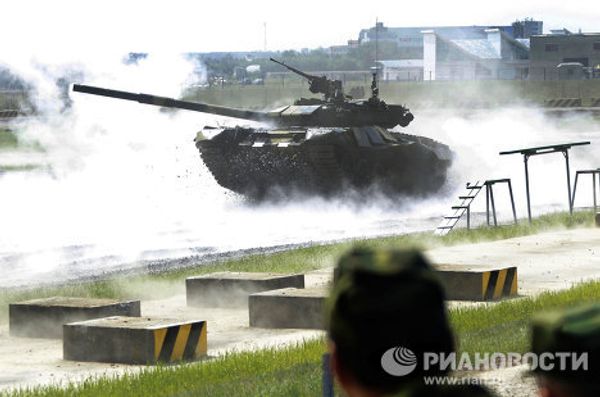 “Dancing” tanks and heavy tow trucks - Sputnik International