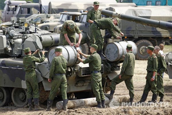 “Dancing” tanks and heavy tow trucks - Sputnik International