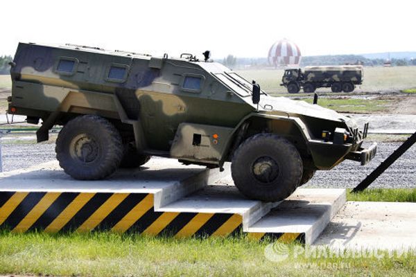“Dancing” tanks and heavy tow trucks - Sputnik International