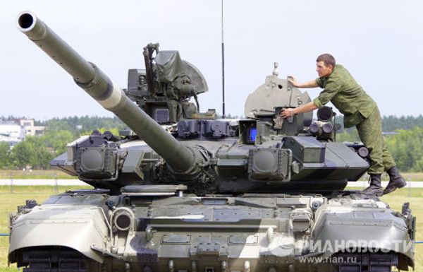 “Dancing” tanks and heavy tow trucks - Sputnik International