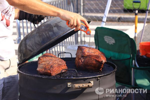 Barbecue under the windows of the headquarters of the FBI - Sputnik International