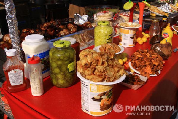 Barbecue under the windows of the headquarters of the FBI - Sputnik International