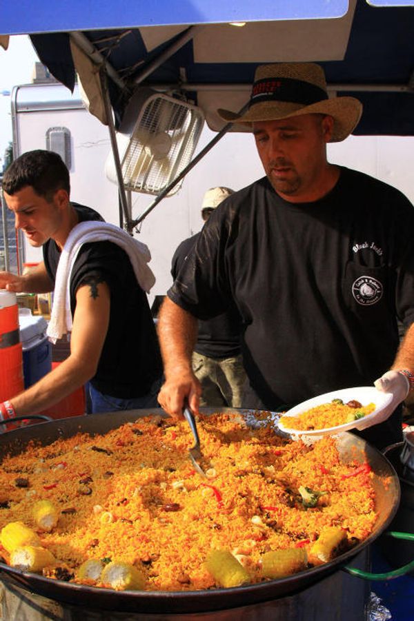 Barbecue under the windows of the headquarters of the FBI - Sputnik International