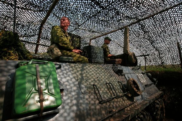 The Russian Armed Forces started on Tuesday large-scale Vostok-2010 military exercises in Siberia and the country's Far East. The Russian Armed Forces started on Tuesday large-scale Vostok-2010 military exercises in Siberia and the country's Far East. - Sputnik International