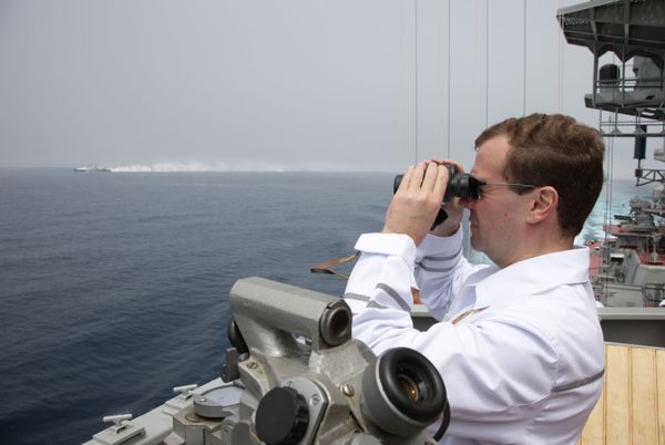 Medvedev on board the heavy nuclear-powered cruiser Pyotr Veliky - Sputnik International