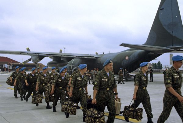 Russian paratroopers recalled from Kyrgyzstan Russian paratroopers recalled from Kyrgyzstan - Sputnik International