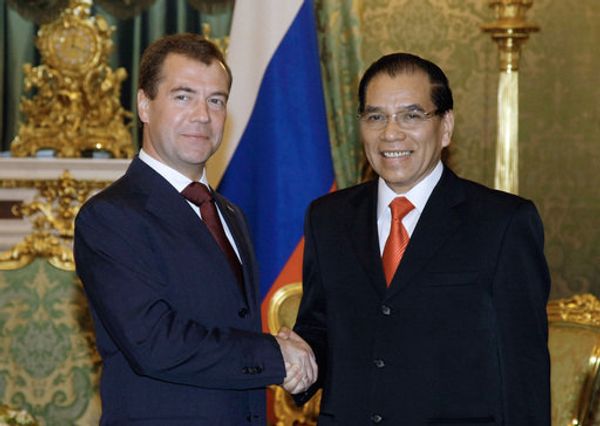 Russian President Dmitry Medvedev with Communist Party Central Committee Secretary General Nong Duc Manh - Sputnik International