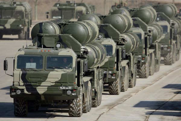 S-400 anti-aircraft missile system launchers S-400 anti-aircraft missile system launchers - Sputnik International