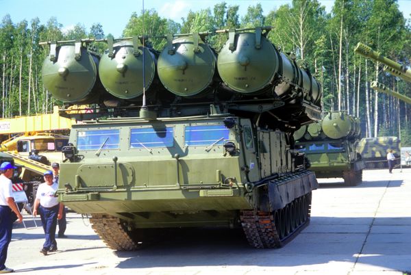 Russia Offers Iran New Replacement for S-300 – Paper - Sputnik International