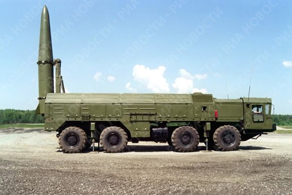 The Russian Iskander SRBM system being deployed and prepped for launch. File photo. The Russian Iskander SRBM system being deployed and prepped for launch. File photo. - Sputnik International