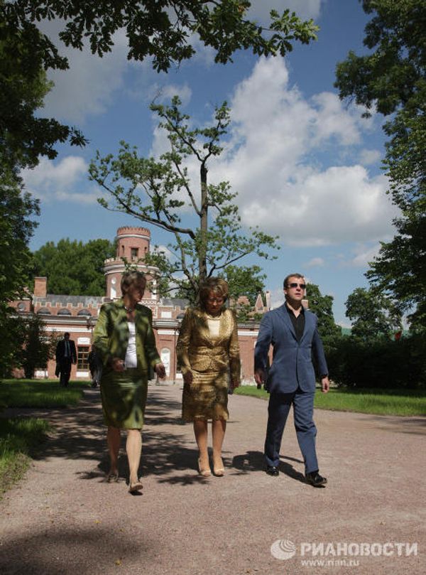 Dmitry Medvedev in newly restored Tsarskoye Selo Dmitry Medvedev in newly restored Tsarskoye Selo - Sputnik International