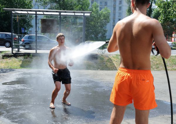 Muscovites choose light beachwear - Sputnik International