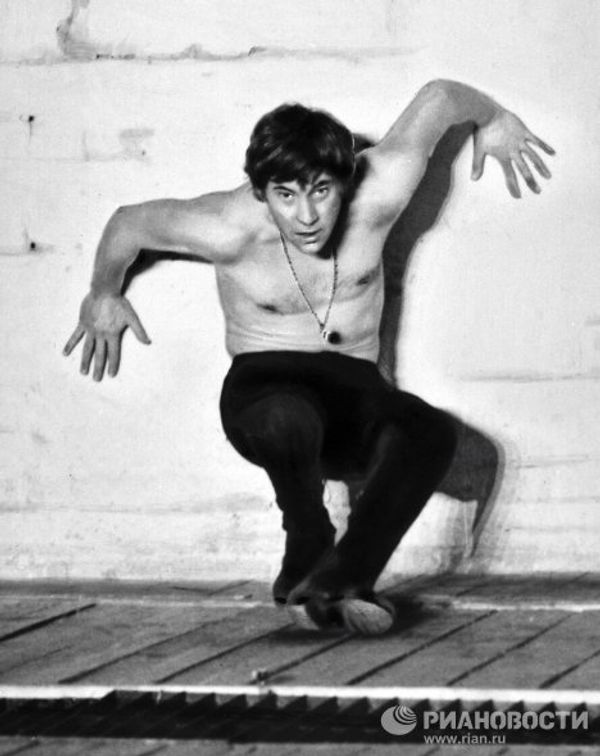 Vladimir Vysotsky on stage and screen - Sputnik International