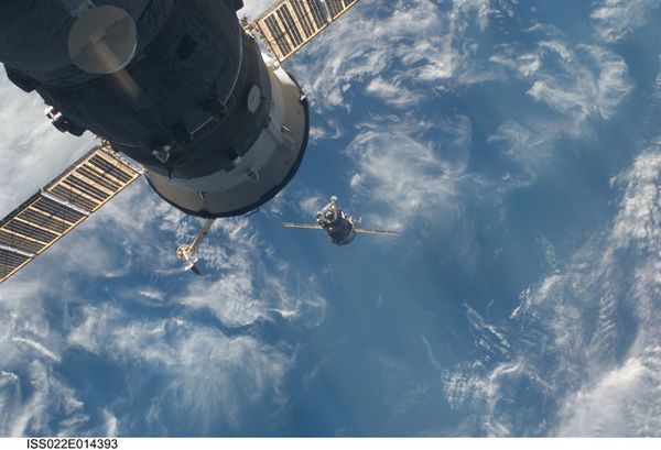Undocking of Soyuz TMA-18 postponed until Saturday Undocking of Soyuz TMA-18 postponed until Saturday - Sputnik International