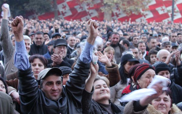 Majority of Georgians disapprove of country's policy towards Russia  - Sputnik International