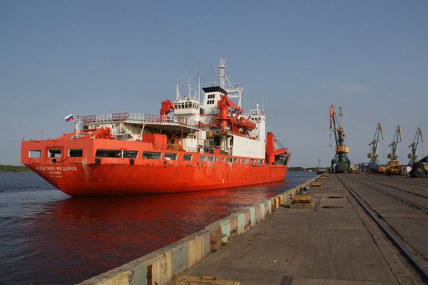 Тhe ship Akademik Fyodorov - Sputnik International