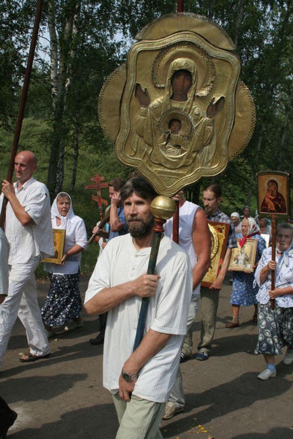 Volga town holds St. Elijas procession  - Sputnik International