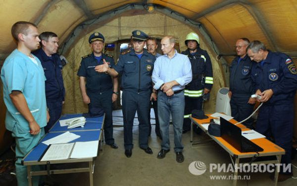 Putin visits area devastated by wildfires in the Voronezh Region  - Sputnik International