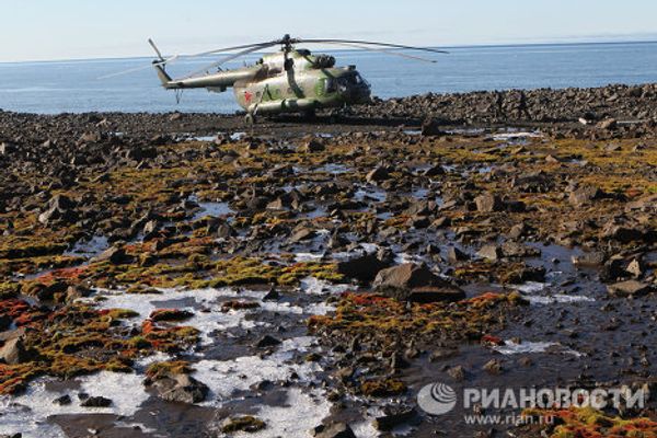 Russian scientists search for traces of lost expedition on Franz Josef Land - Sputnik International