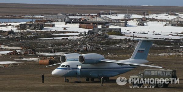 Russian scientists search for traces of lost expedition on Franz Josef Land - Sputnik International