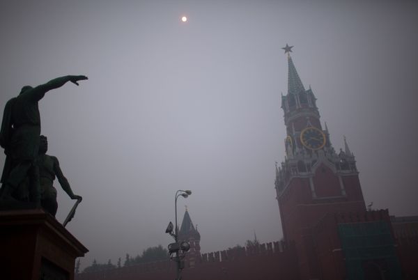 Foreign diplomats leave Moscow amid fires and smog - Sputnik International