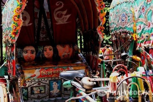 Boats and rickshaws in Dhaka - Sputnik International