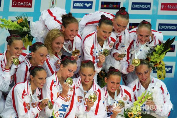 Russian women unstoppable in synchronized swimming - Sputnik International