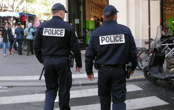 French police have arrested two teenage girls for alleged terrorist activities - Sputnik International