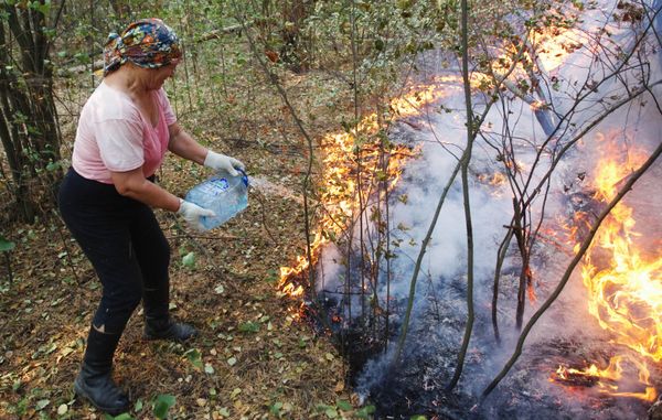 Fighting wildfires in the Moscow and Ryazan Regions - Sputnik International