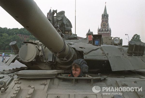 Tanks and barricades on Moscow’s streets: August 19, 1991 Tanks and barricades on Moscow’s streets: August 19, 1991 - Sputnik International