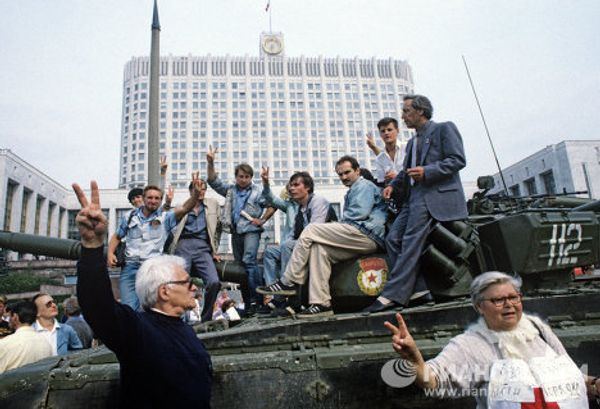 Tanks and barricades on Moscow’s streets: August 19, 1991 Tanks and barricades on Moscow’s streets: August 19, 1991 - Sputnik International
