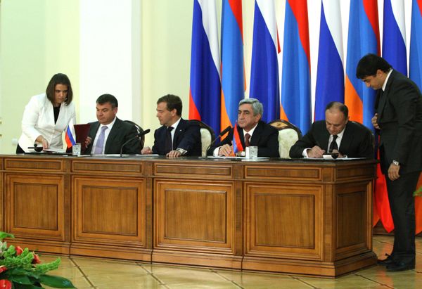 Russia extends lease on military base in Armenia through 2044 Russia extends lease on military base in Armenia through 2044 - Sputnik International