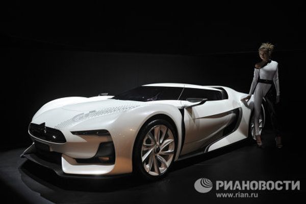 Lada with GLONASS and other news at Moscow International Auto Show Lada with GLONASS and other news at Moscow International Auto Show - Sputnik International