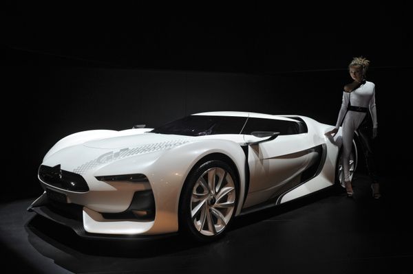 Lada with GLONASS and other news at Moscow International Auto Show  - Sputnik International